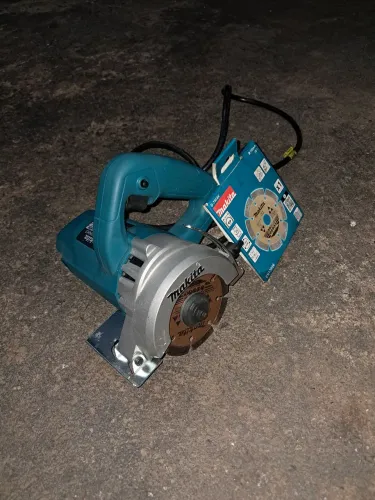 Vendo makita 127 V~ 