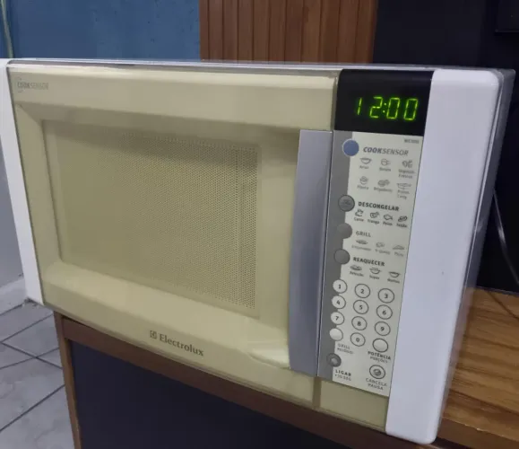 Microondas Eletrolux griil 32 litros