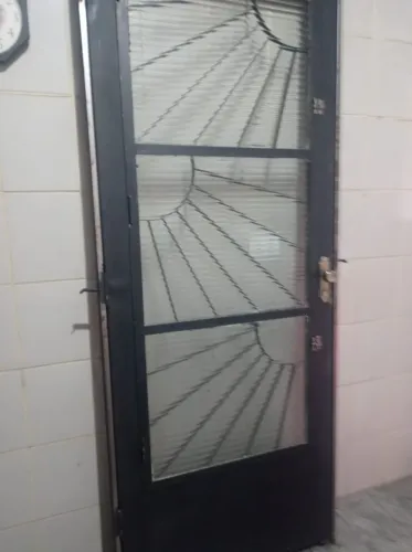Porta com batente