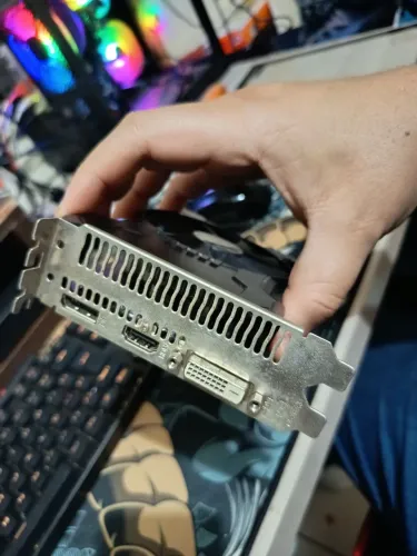 Placa de vídeo RX 550 4GB
