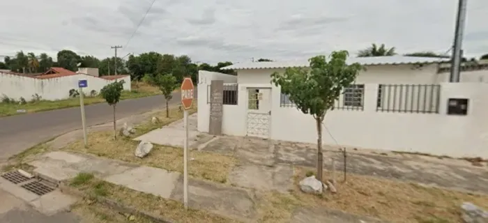 CASA DE ESQUINA À VENDA EM CORUMBÁ/MS - EXCELENTE PARA MORADIA OU COMÉRCIO