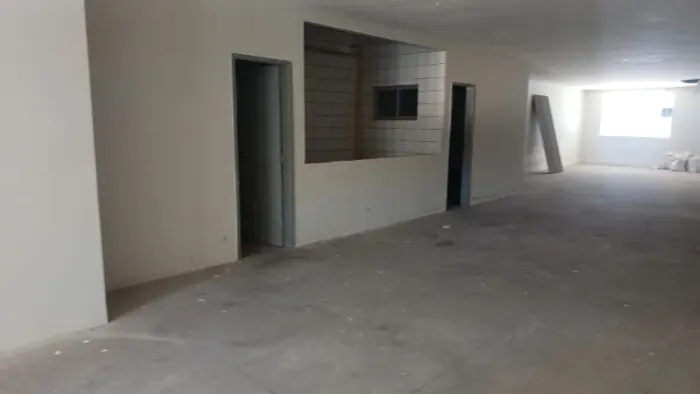 Galpão em Sto. Amaro com 420m2 para aluguel.