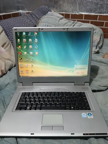 Notebook itautec impecável 