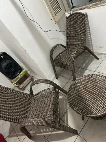 Cadeira com mesinha
