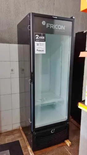 CONSERVADOR TRIPLA AÇÃO FRICON 569LITROS PRETO