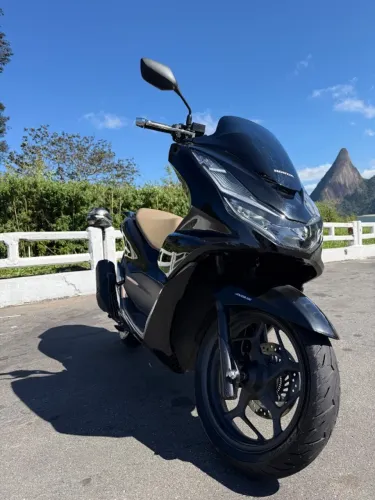 PCX DLX 2026