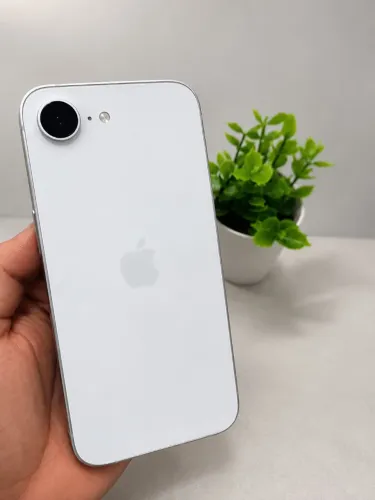 iPhone 16e 128GB - Impecável, na Garantia!