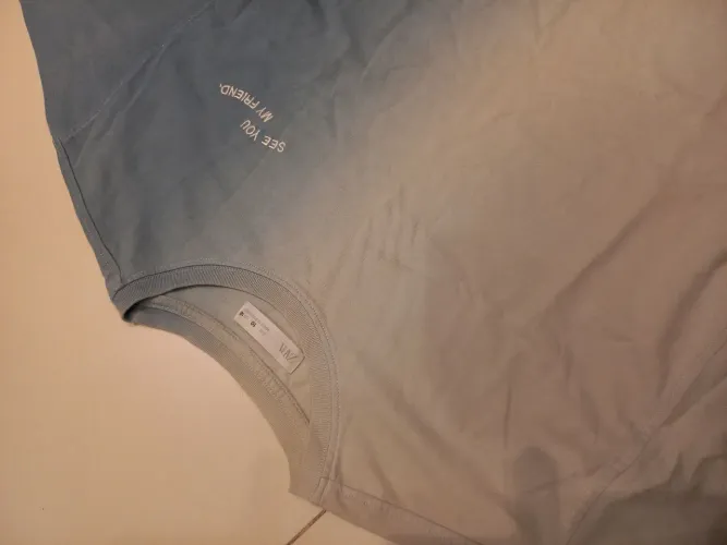 Vendo calças, bermuda e camisetas para adolescentes