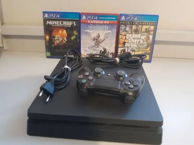 Playstation 4 com 3 jogos - ótimo estado