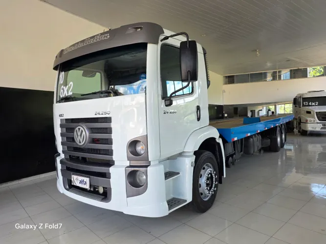 VW 24250 6X2 2010 PLATAFORMA