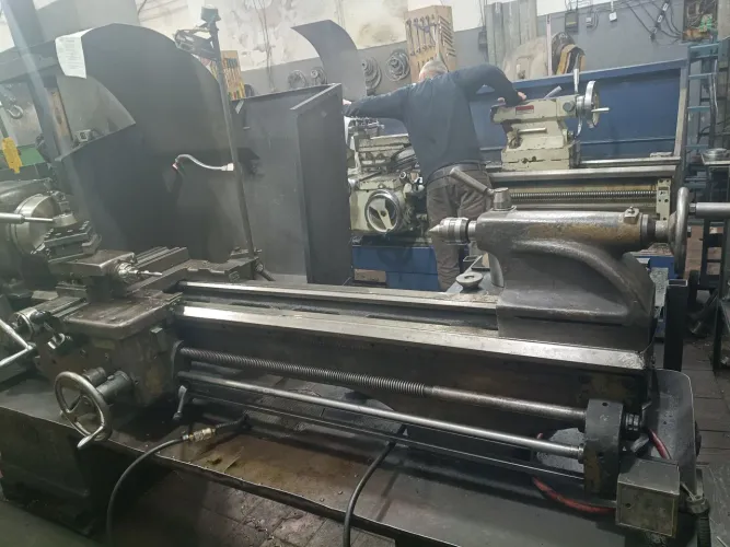 Torno ,furadeira industrial e fresadora