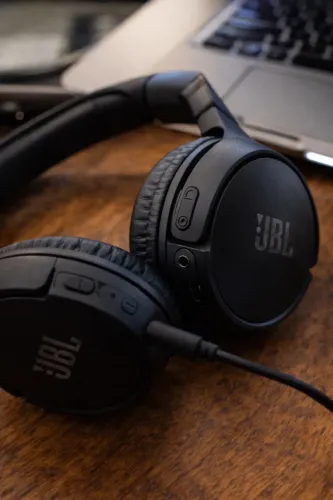 Fone JBL Bluetooth Sem Fio Over-Ear | Grave Forte | Entrega Imediata 