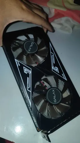 PLACA DE VÍDEO 1650 4GB ótima para jogos, rodando em boa qualidade!
