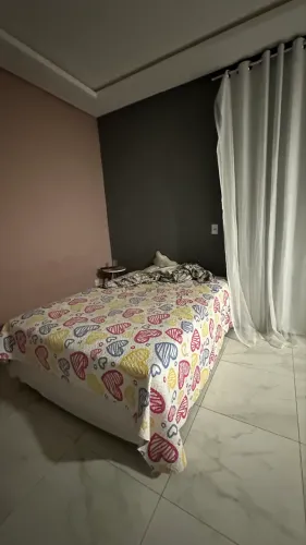 Cama de casal semi nova