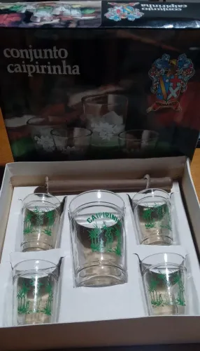 Antigo conjunto Caipirinha Romaro