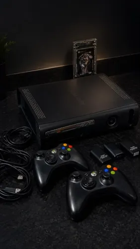 Xbox 360 - HD DE 1TB DIVERSOS JOGOS 2 MANETES