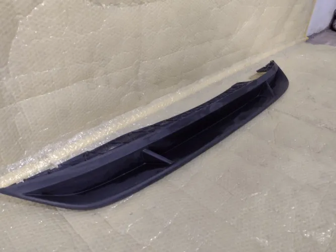 Spoiler / acabamento Parachoque VW Polo 2018 a 2020