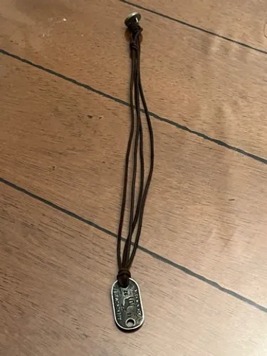 Colar em couro usado Abercrombie e fitch cordão 1892