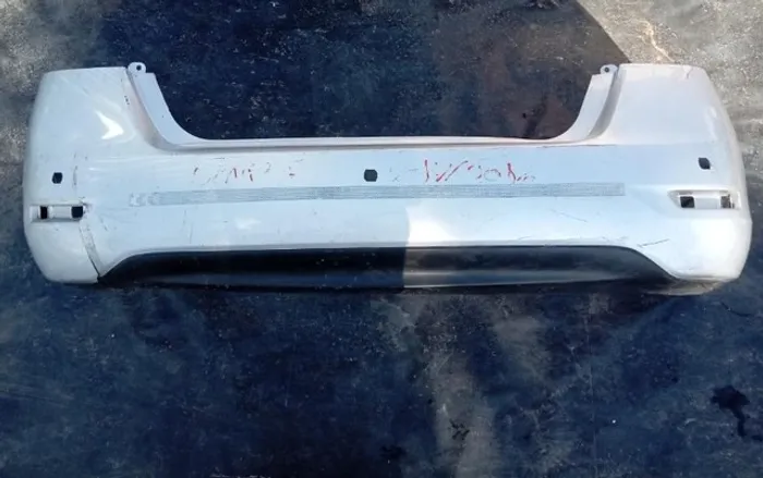 Parachoque Traseiro Sentra 2014 a 2016 Prata com detalhe