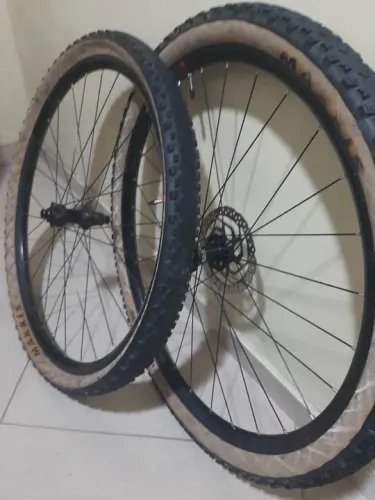 Par Roda Syncros retirada scott scale 940 com pneu aro 29 tubeless