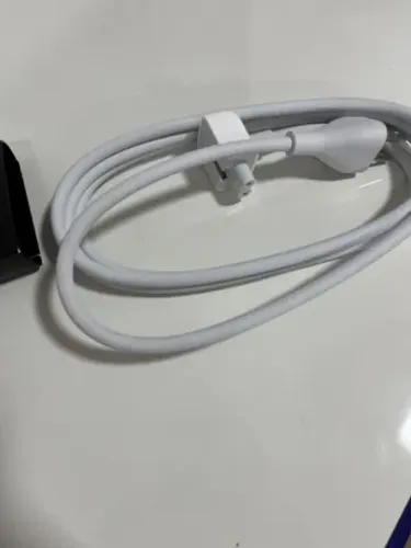 Cabo de AC original Apple na embalagem  com o adaptador