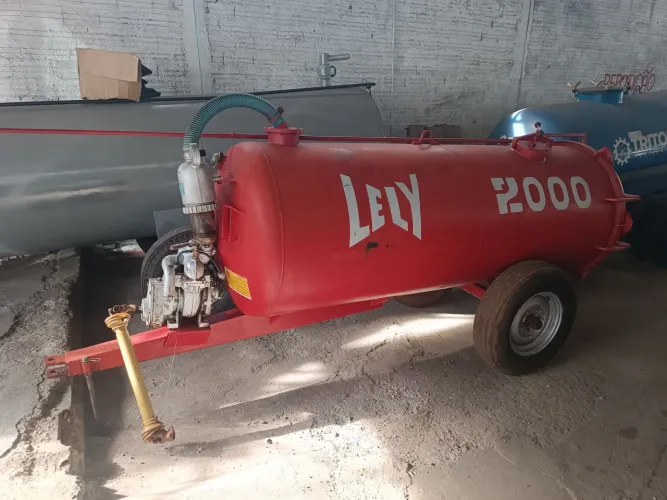 Distribuidor de Esterco Liquido Lely 2000 Semi Novo!