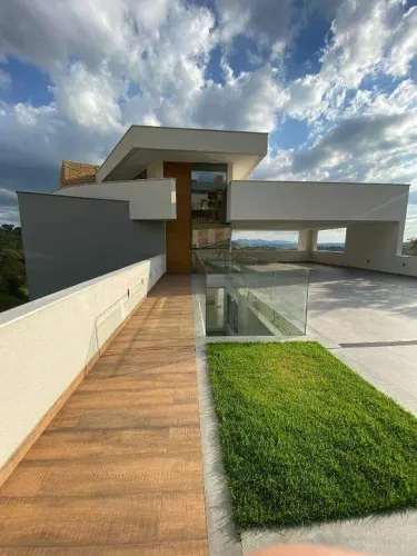 Casa de luxo no condominio Gran Royalle.