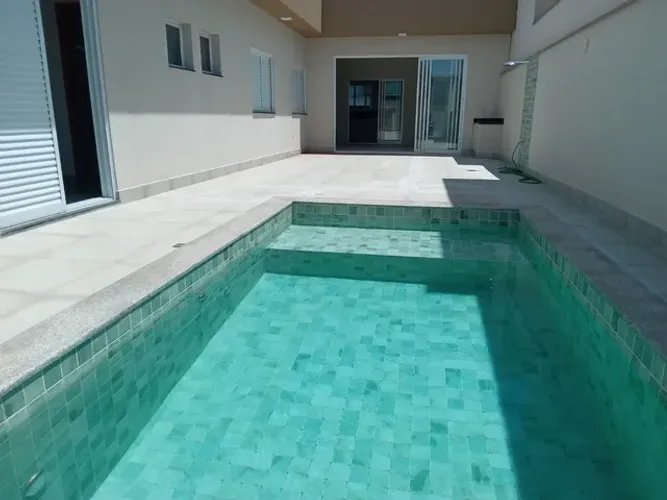 LINDA CASA PRA VENDA E LOCAÇAO COM 3 SUITES E PISCIN NO CONDOMINIO TERRA NOBRE EM INDAIATU