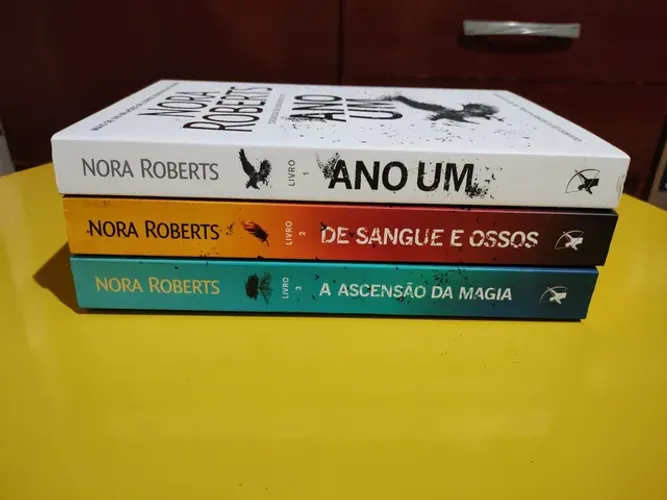 Trilogia Crônicas da escolhida. Novo
