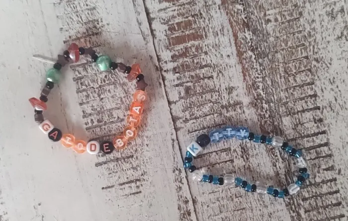 Pulseiras de miçangas personalizadas - Gato de Botas