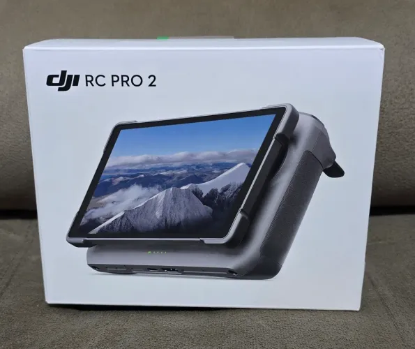 CONTROLE DJI RC PRO 2 NOVO NA CAIXA APENAS ATIVADO SEM TIRAR O CONTROLE DO PLÁSTICO NOVO 