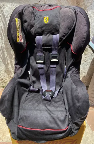 Cadeirinha de bebê para automovel