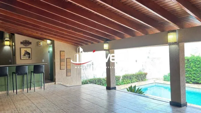 Casa em Condomínio na cidade - 4 suítes, 343 m² de área privativa, 2 vagas no Olinda