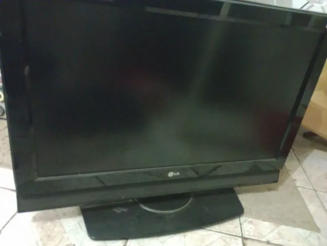Tv pra doar tirar peças 