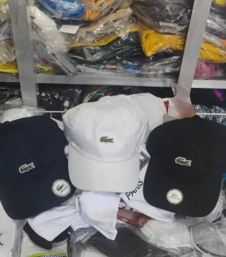 BONÉ 30 REAIS