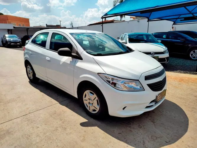 Chevrolet Onix JOY Hatch 1.0 8V Flex Mec. 4P 2017