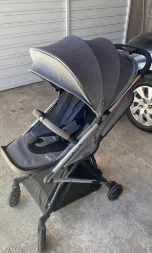 Carrinho infantil + bebê conforto 