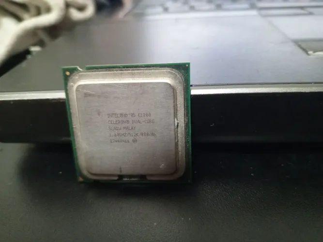 Processador Intel Celeron E1200 Dual-Core