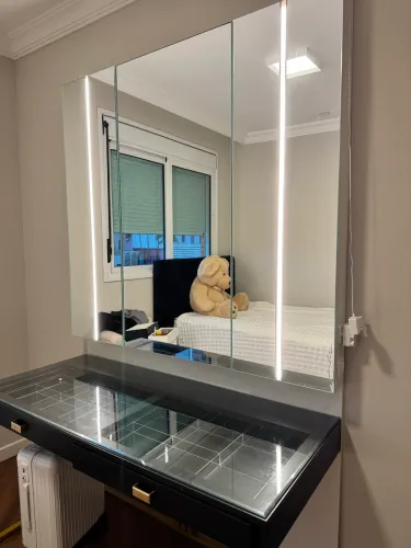 Penteadeira grande com luz