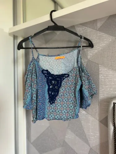 Blusa Estampa Floral Decote Ombro a Ombro