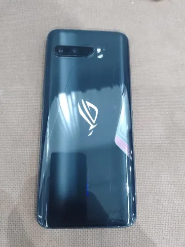 Celular gamer da asus rog phone 3, troco por iPhone.