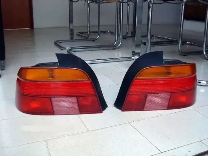 Lanternas BMW 540 originais o par