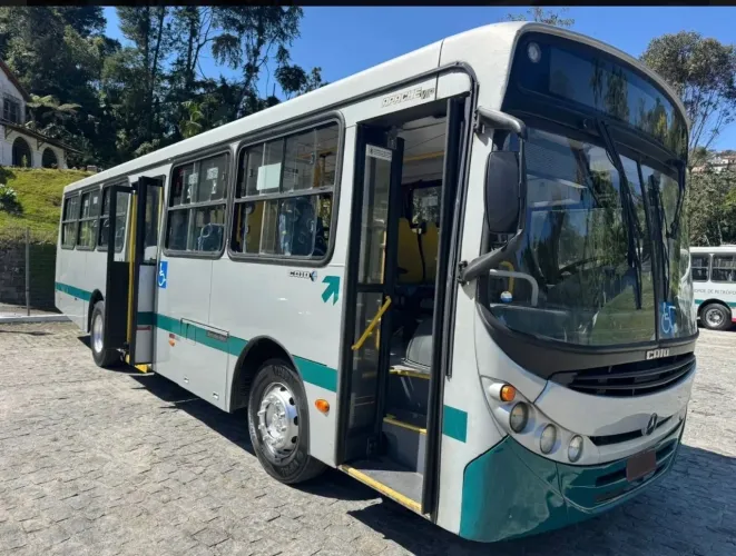 Ônibus urbano disponível 