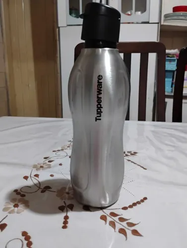 Garrafa de água Tupperware de inox 