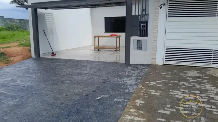 Vendo casa em Rio Branco Cariacica