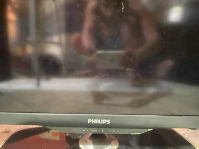 TV Philips 46? 46PFL7606D/78 - liga, mas sem imagem (para peças ou técnico)