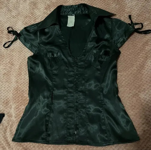 Blusa Preta em Cetim - Tamanho 38