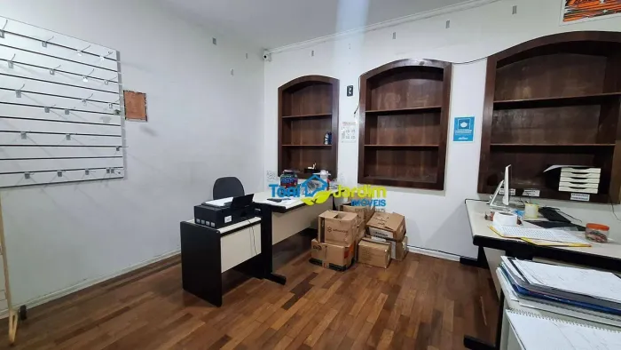 Sobrado com 3 dormitórios para alugar, 150 m² por R$ 4.970,00/mês - Utinga - Santo André/S