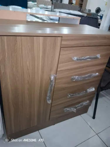 Cômoda com 4 gavetas entrego e monto no mesmo dia aproveita