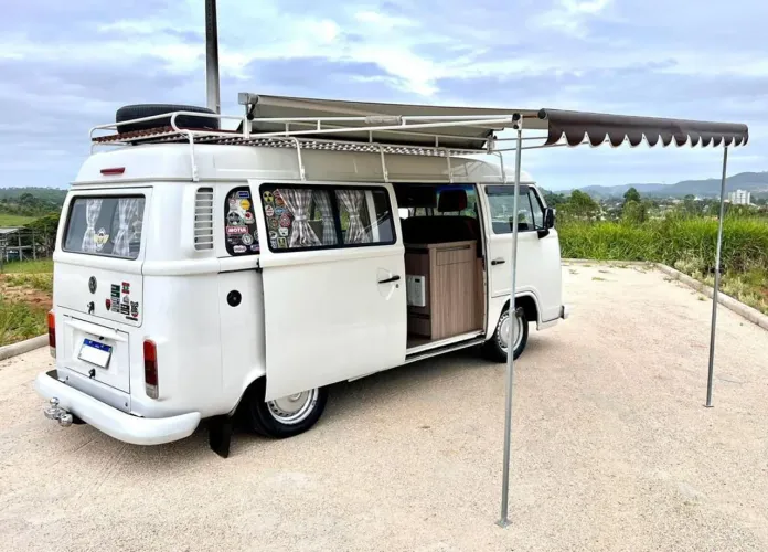 Volkswagen Kombi Furgão 1.4 MI Total Flex 8V 2010